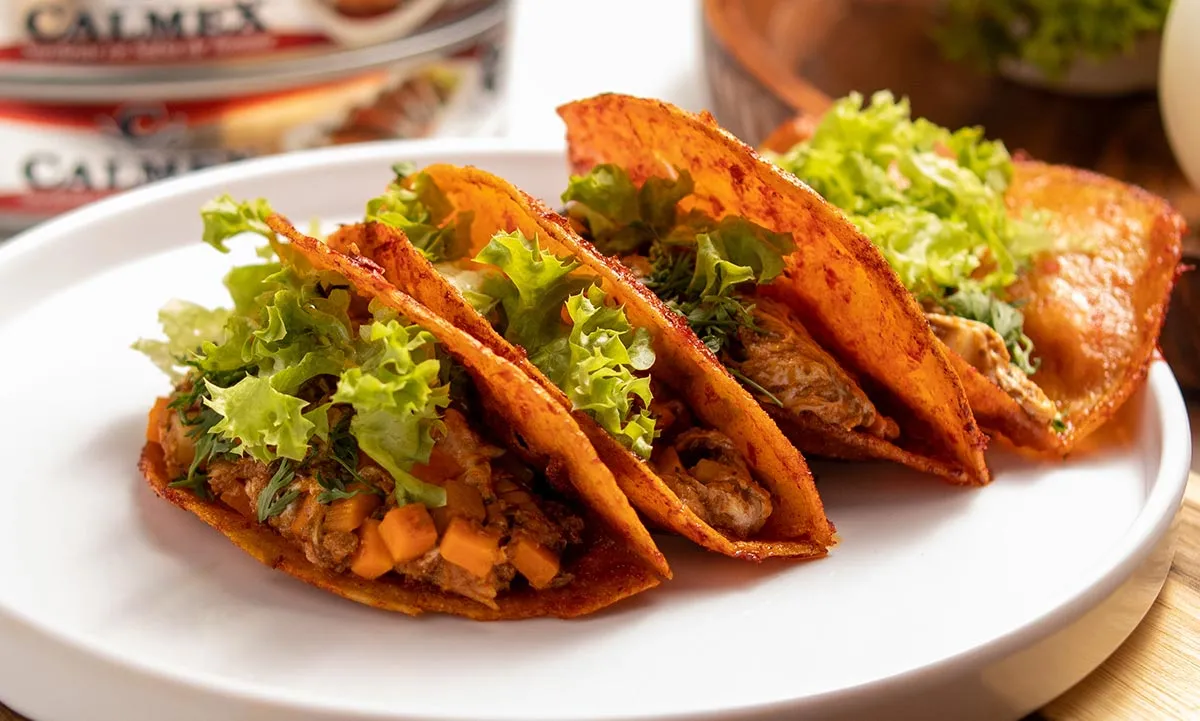 Enchiladas con sardinas en salsa de tomate calmex 