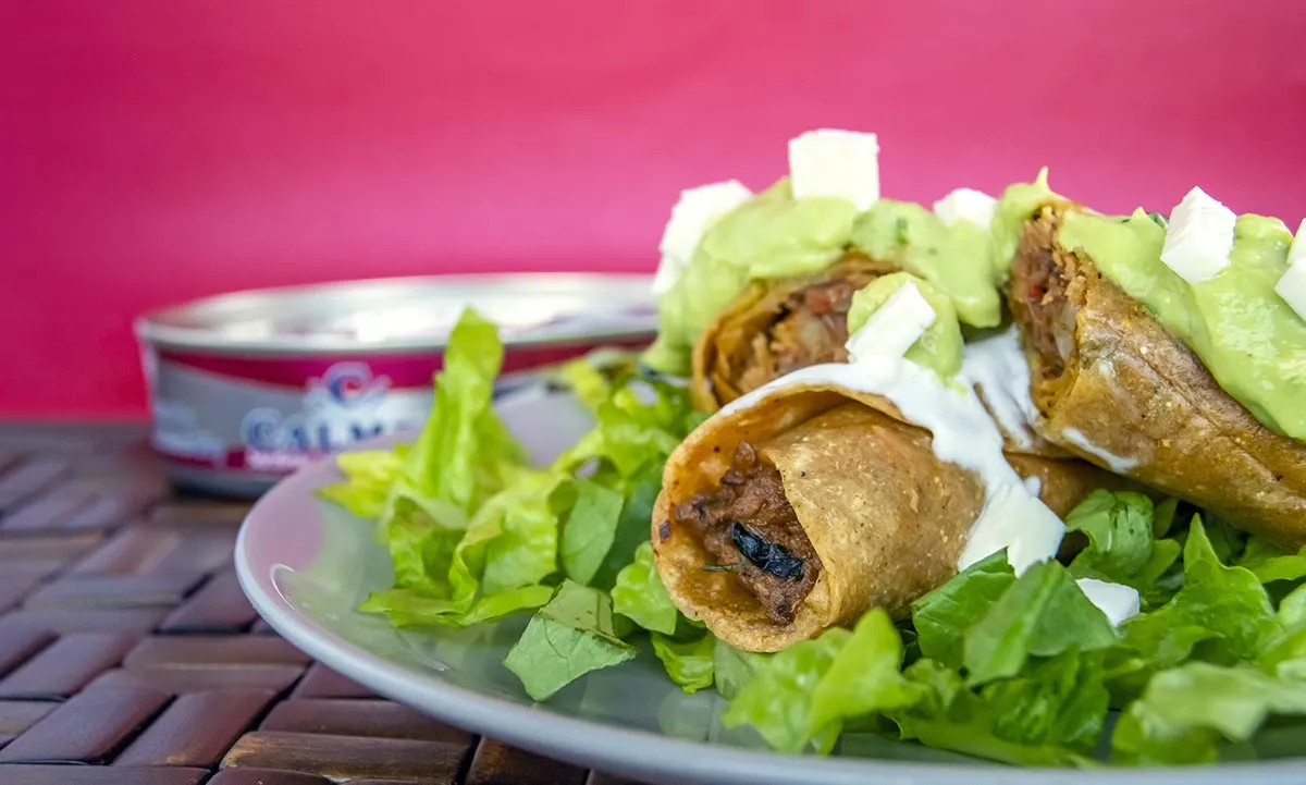 Flautas de sardinas Calmex