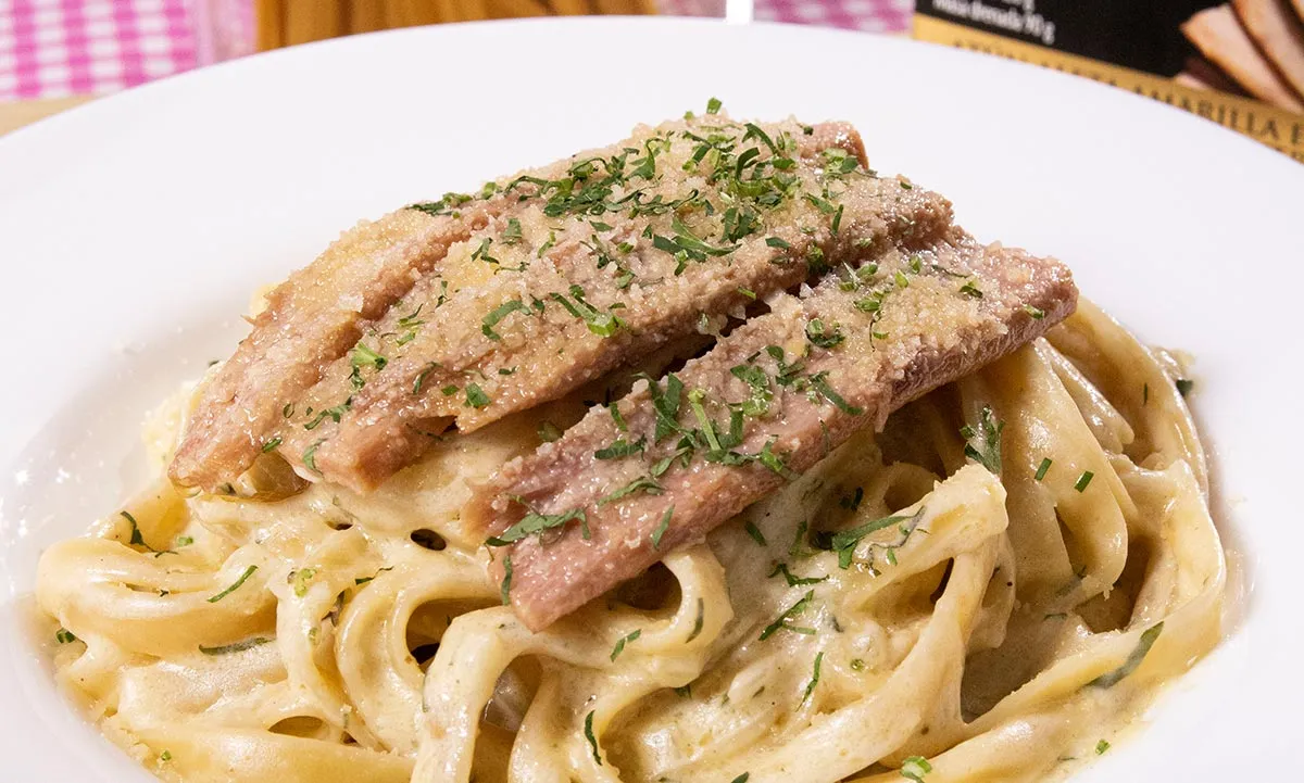 Pasta alfredo con ventresca de atún